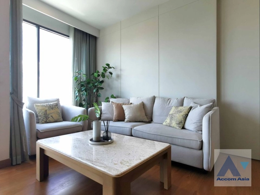 unit 4 Bedrooms  Condominium For Rent in Sathorn, Bangkok  near BTS Chong Nonsi - BRT Thanon Chan (AA37038)