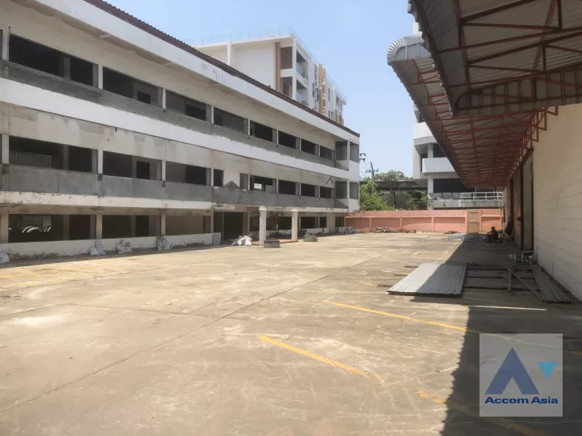  2  Building For Rent in Sukhumvit ,Bangkok  AA37045