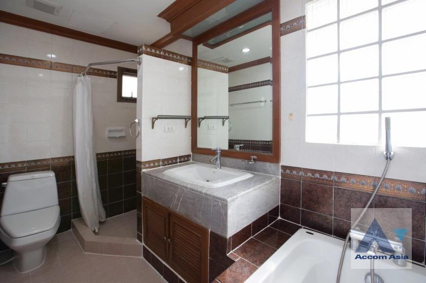 5  3 br Apartment For Rent in Sukhumvit ,Bangkok BTS Phrom Phong at 10 Mins from BTS with Shuttle Bus Service AA37056