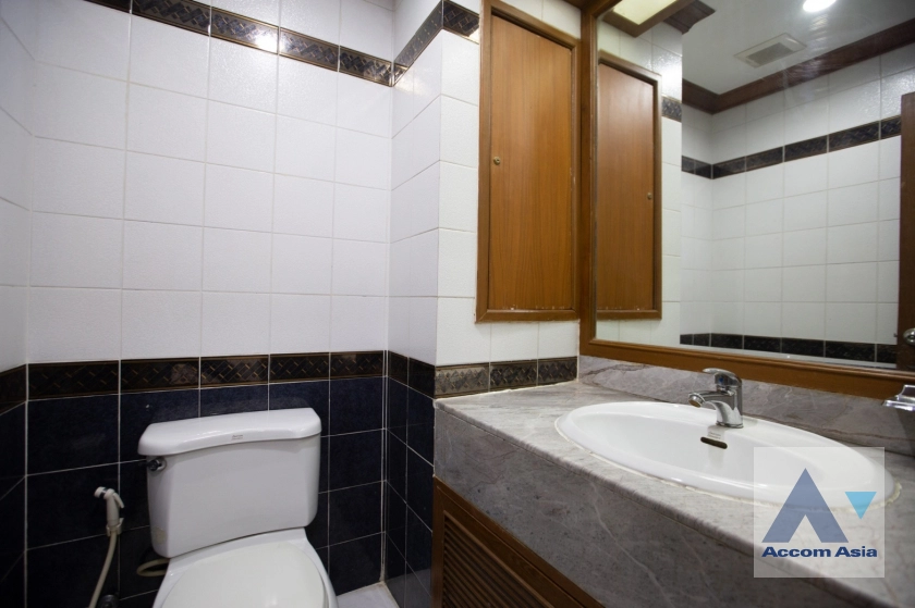 6  3 br Apartment For Rent in Sukhumvit ,Bangkok BTS Phrom Phong at 10 Mins from BTS with Shuttle Bus Service AA37056