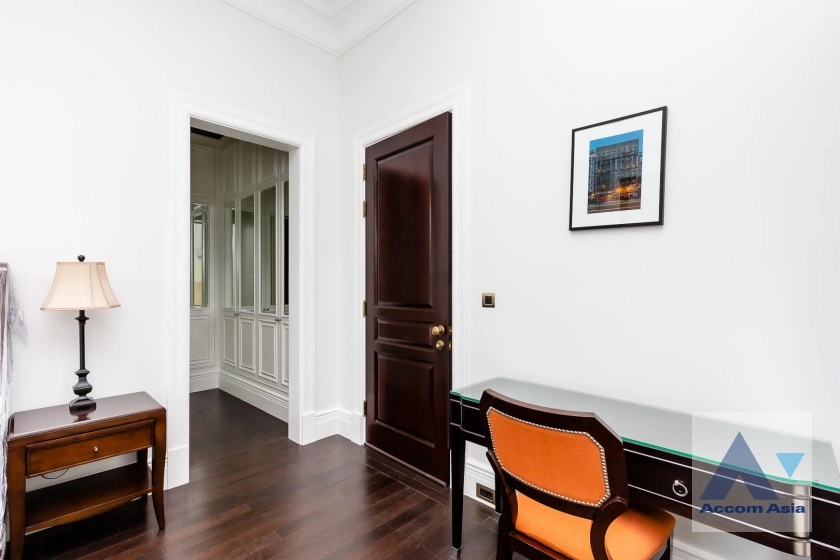 18  2 br Condominium For Rent in Ploenchit ,Bangkok BTS Ploenchit at 98 Wireless AA37075