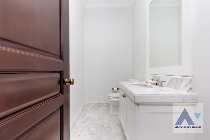 25  2 br Condominium For Rent in Ploenchit ,Bangkok BTS Ploenchit at 98 Wireless AA37075