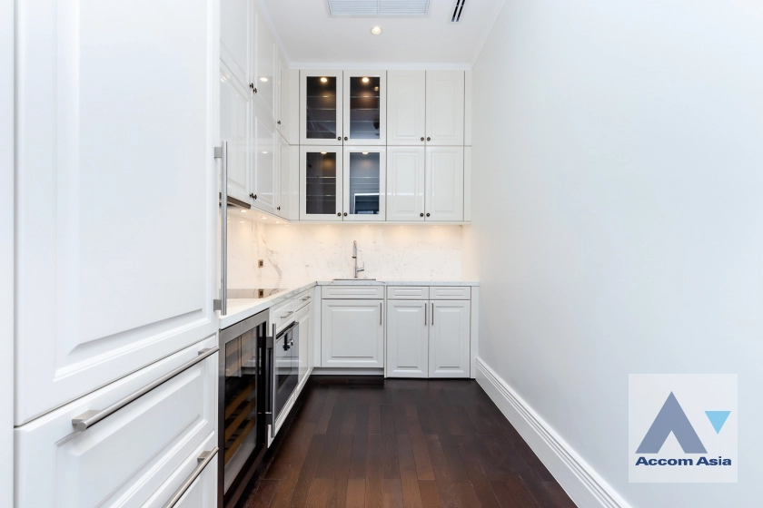 15  2 br Condominium For Rent in Ploenchit ,Bangkok BTS Ploenchit at 98 Wireless AA37075