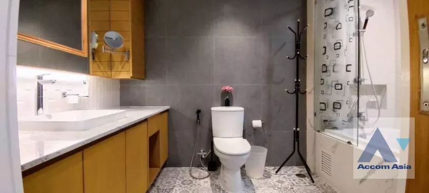 7  1 br Condominium for rent and sale in Silom ,Bangkok BTS Surasak at Nusa State Tower AA37080