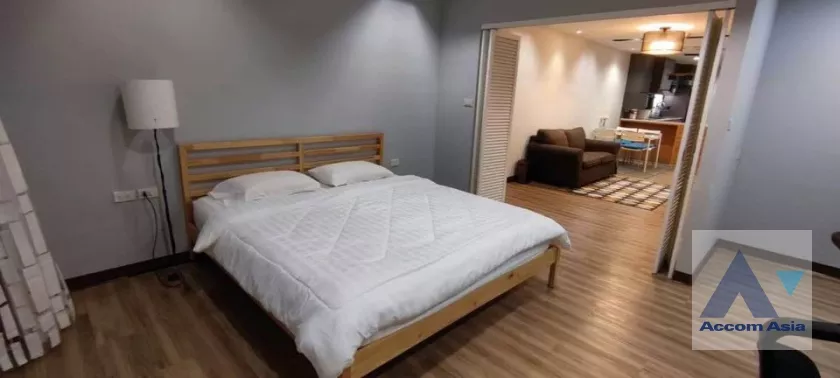 6  1 br Condominium for rent and sale in Silom ,Bangkok BTS Surasak at Nusa State Tower AA37080