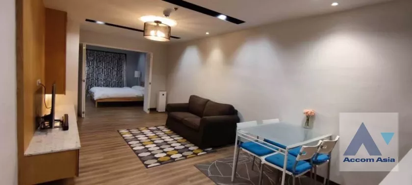 unit 1 Bedroom  Condominium For Rent & Sale in Silom, Bangkok  near BTS Surasak (AA37080)