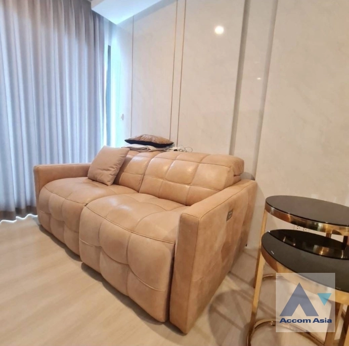  1  2 br Condominium For Sale in Ratchadaphisek ,Bangkok BTS Asok at Life Asoke AA37081