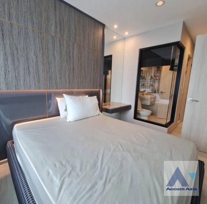 6  2 br Condominium For Sale in Ratchadaphisek ,Bangkok BTS Asok at Life Asoke AA37081