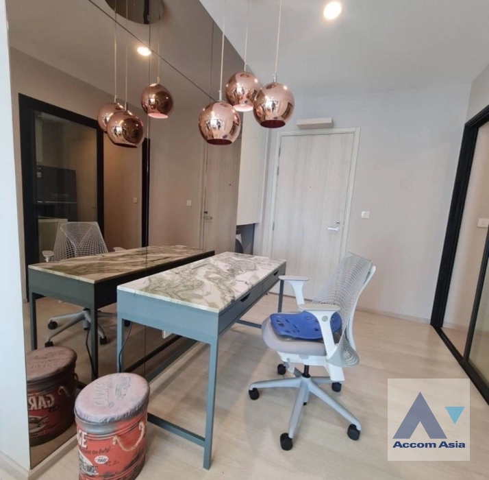 4  2 br Condominium For Sale in Ratchadaphisek ,Bangkok BTS Asok at Life Asoke AA37081