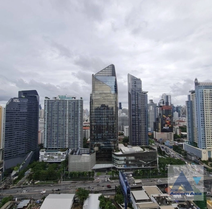 10  2 br Condominium For Sale in Ratchadaphisek ,Bangkok BTS Asok at Life Asoke AA37081