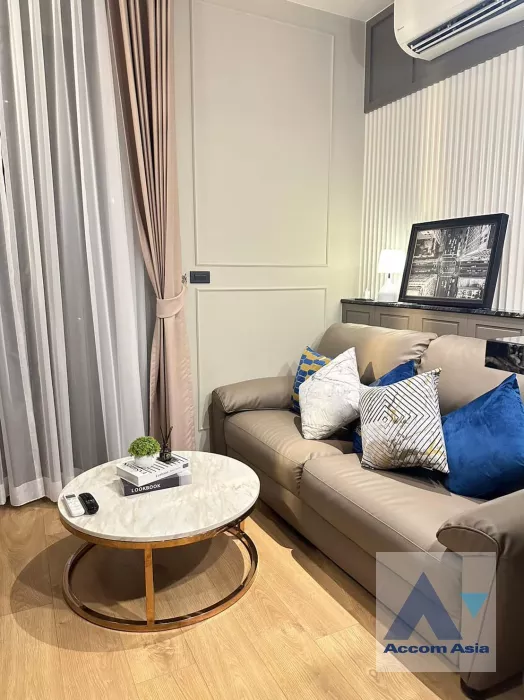 unit 2 Bedrooms  Condominium For Rent in Sukhumvit, Bangkok  near BTS Ekkamai (AA37083)