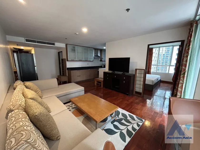 unit 2 Bedrooms  Condominium For Rent in Ploenchit, Bangkok  near BTS Chitlom (AA37084)