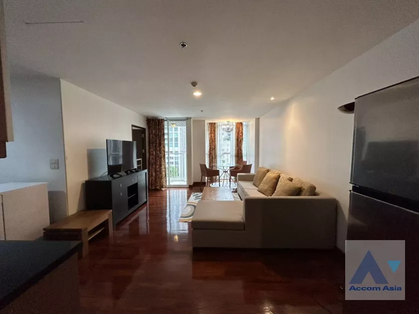  2 Bedrooms  Condominium For Rent in Ploenchit, Bangkok  near BTS Chitlom (AA37084)