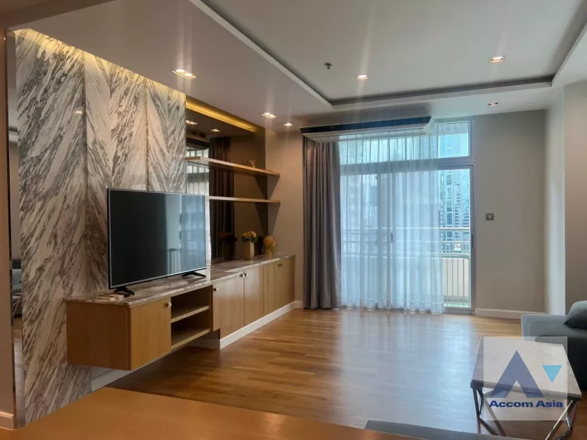  2 Bedrooms  Condominium For Sale in Ploenchit, Bangkok  near BTS Chitlom (AA37087)