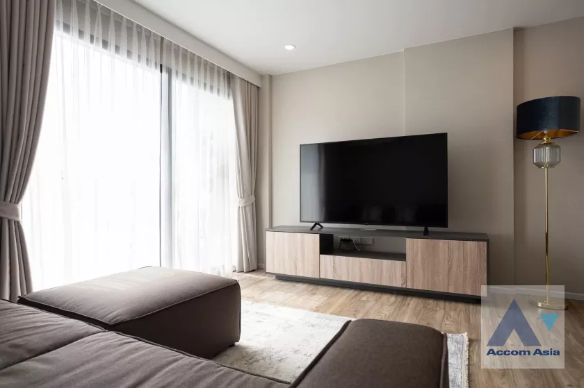 2 Bedrooms  Condominium For Rent in Sathorn, Bangkok  near BTS Surasak (AA37089)
