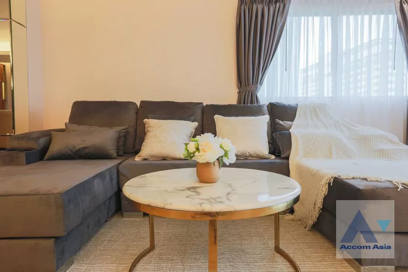  2 Bedrooms  Condominium For Rent & Sale in Phaholyothin, Bangkok  near BTS Ratchathewi (AA37092)