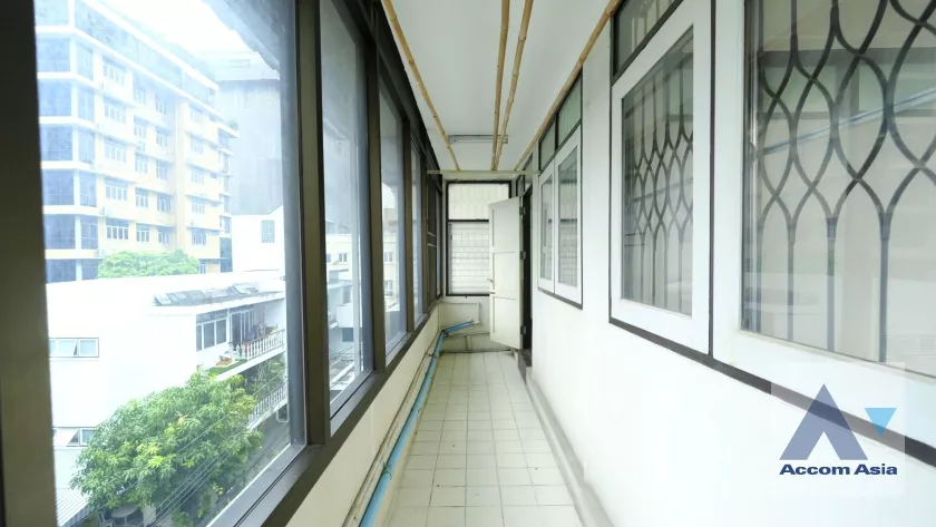 17  Shophouse For Rent in Ploenchit ,Bangkok BTS Chitlom AA37094