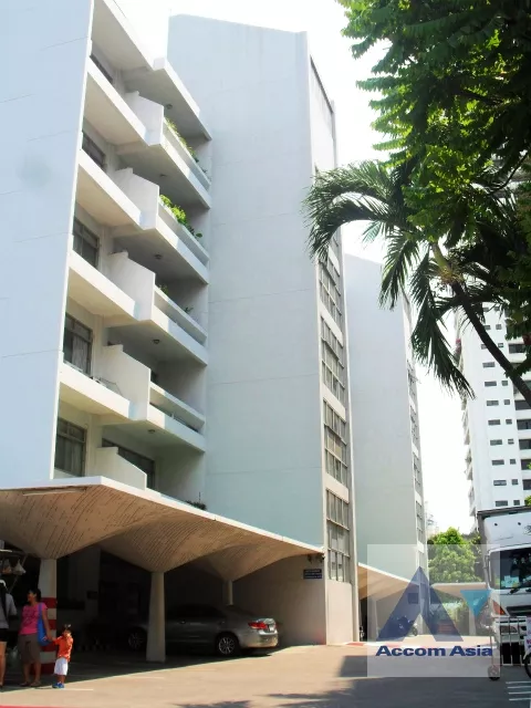 unit 3 Bedrooms  Apartment For Rent & Sale in Sukhumvit, Bangkok  near BTS Thong Lo (AA37102)