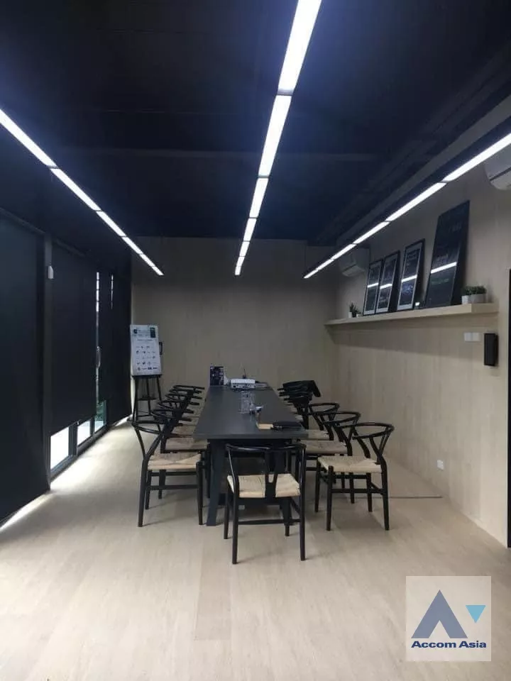  1  Building For Rent in Ratchadaphisek ,Bangkok MRT Ratchadaphisek AA37108