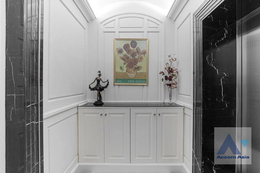 8  3 br Condominium for rent and sale in Sukhumvit ,Bangkok BTS Phrom Phong at Royce Private Residences AA37116