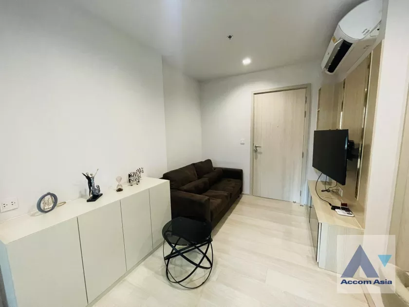 Life One Wireless Condominium  1 Bedroom for Sale BTS Ploenchit in Ploenchit Bangkok