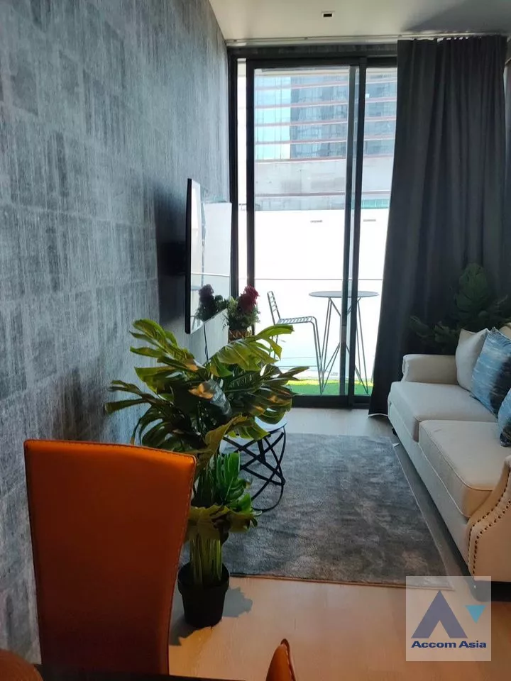 unit 1 Bedroom  Condominium For Sale in Silom, Bangkok  near BTS Chong Nonsi (AA37123)