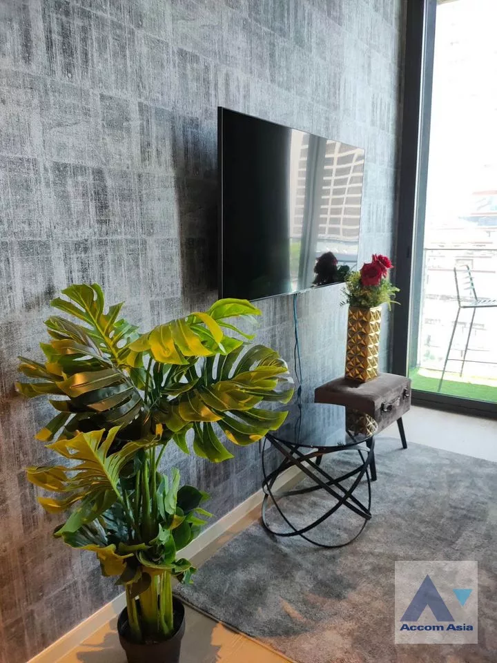 unit 1 Bedroom  Condominium For Sale in Silom, Bangkok  near BTS Chong Nonsi (AA37123)