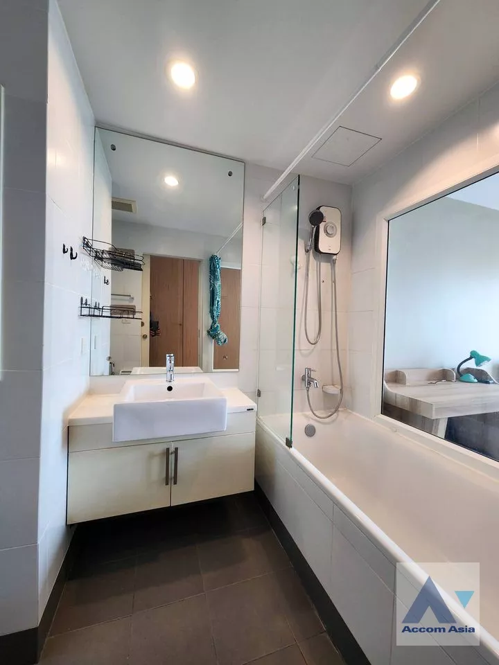 6  1 br Condominium For Sale in Sathorn ,Bangkok BTS Chong Nonsi at The Seed Mingle Sathorn AA37124