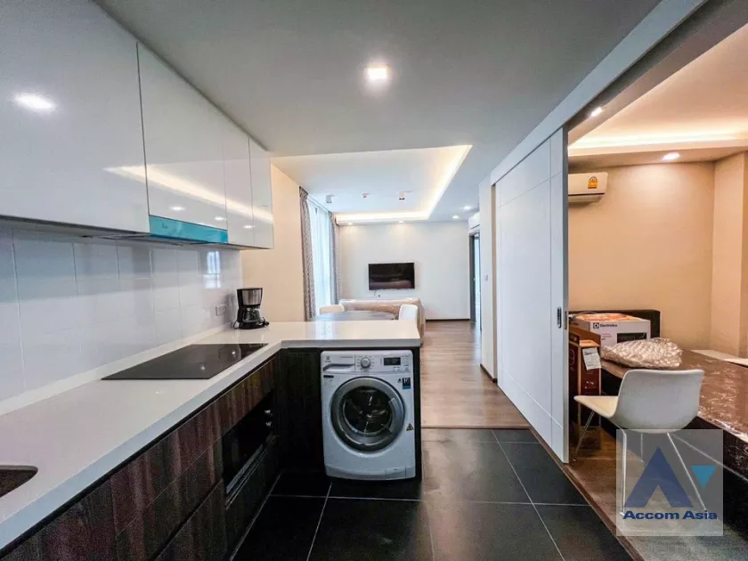 unit 2 Bedrooms  Condominium For Sale in Ratchadaphisek, Bangkok  near MRT Phetchaburi (AA37130)