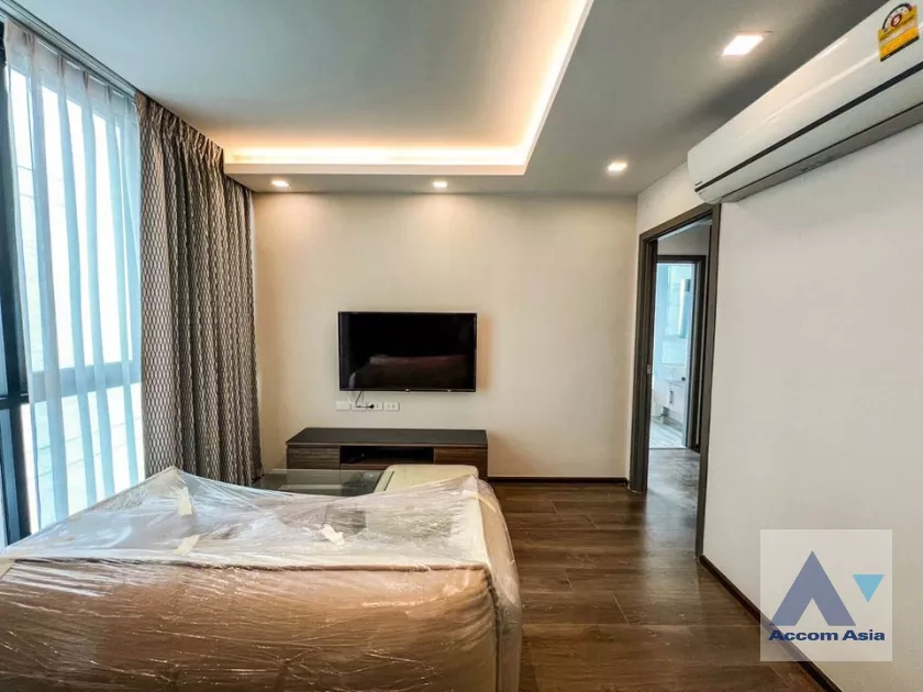  2 Bedrooms  Condominium For Sale in Ratchadapisek, Bangkok  near MRT Phetchaburi (AA37130)