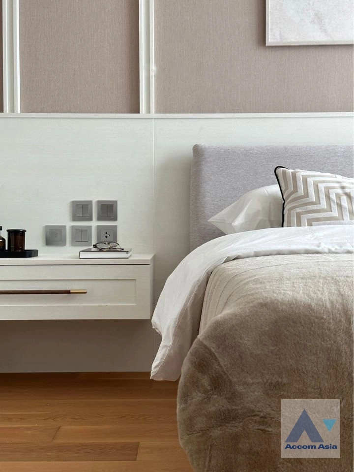 10  2 br Condominium For Rent in Ploenchit ,Bangkok BTS Chitlom at 28 Chidlom AA37133