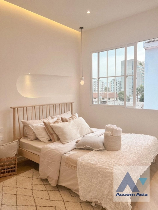 9  3 br Townhouse For Rent in Phaholyothin ,Bangkok MRT Lat Phrao at Baan klang Muang Ratchada Ladprao AA37134