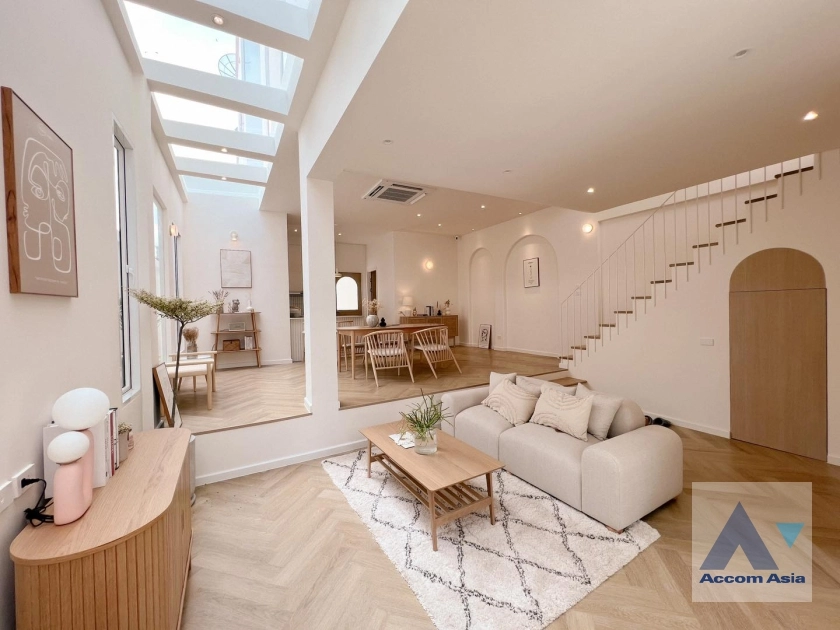  2  3 br Townhouse For Rent in Phaholyothin ,Bangkok MRT Lat Phrao at Baan klang Muang Ratchada Ladprao AA37134