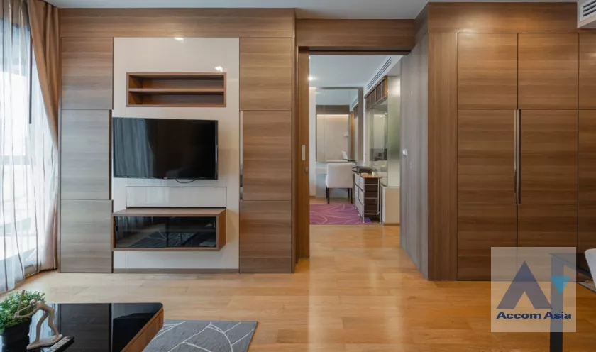 unit 1 Bedroom  Condominium For Sale in Silom, Bangkok  near BTS Chong Nonsi (AA37138)