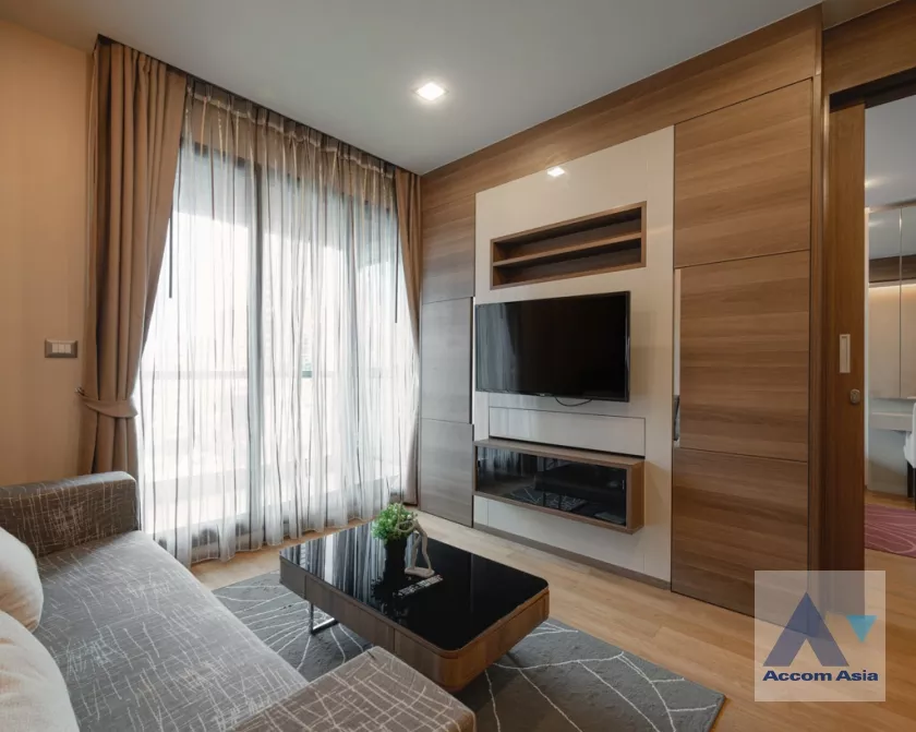 unit 1 Bedroom  Condominium For Sale in Silom, Bangkok  near BTS Chong Nonsi (AA37138)
