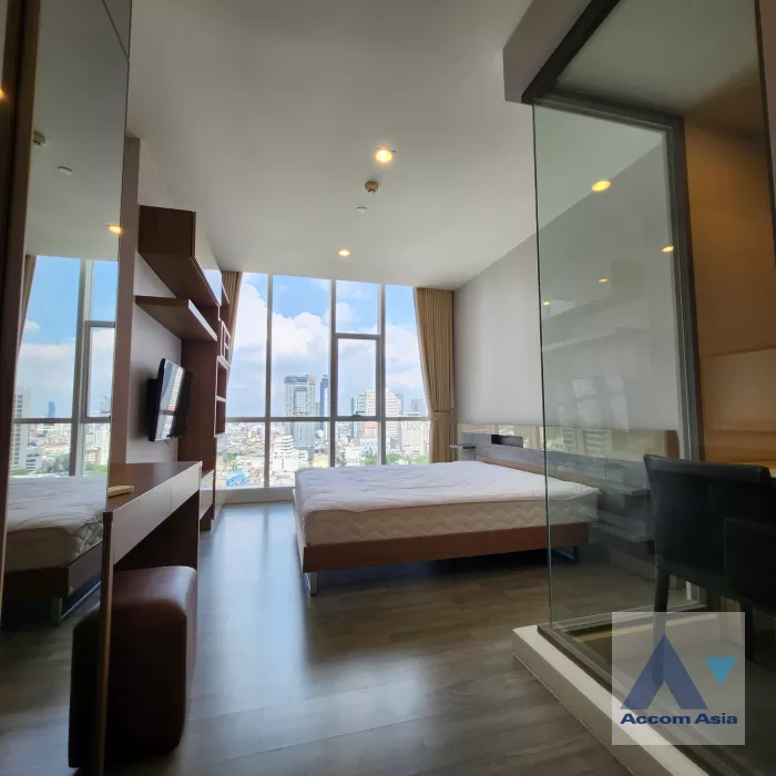 unit 1 Bedroom  Condominium For Rent in Silom, Bangkok  near BTS Surasak (AA37143)