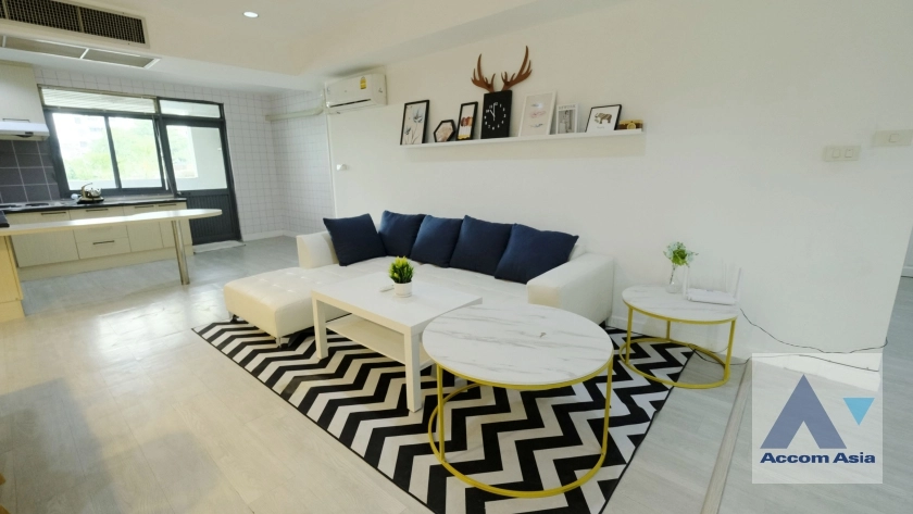 unitRoyal Castle condo with classic European style  Near BTS Phrom Phong (AA37144)