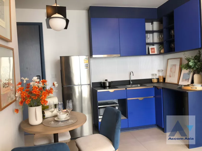 unit 2 Bedrooms  Condominium For Sale in Sukhumvit, Bangkok  near BTS Ekkamai (AA37145)