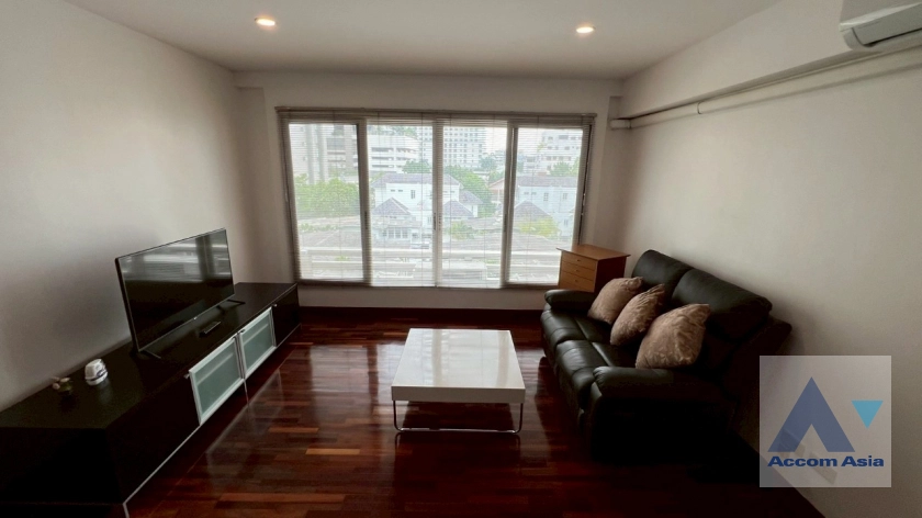 Navin Court Condominium  2 Bedroom for Sale & Rent BTS Ploenchit in Ploenchit Bangkok
