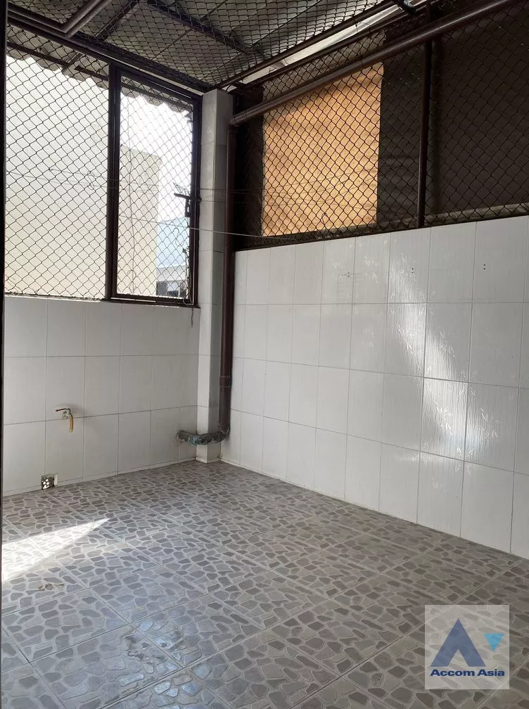 9  Building For Rent in Sathorn ,Bangkok BTS Saint Louis AA37157