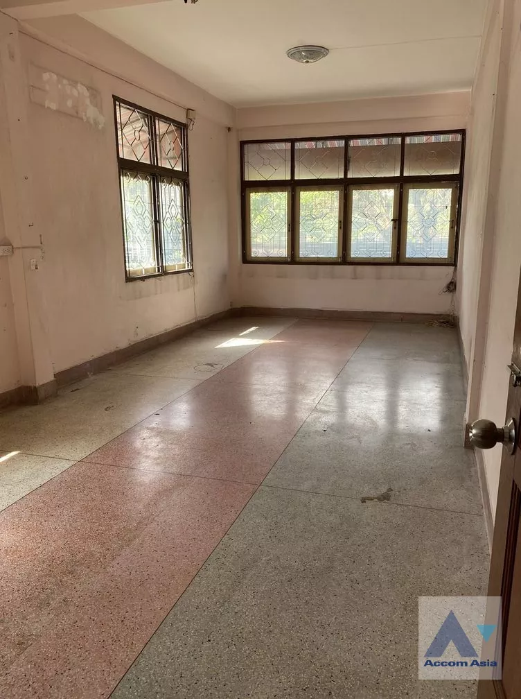 7  Building For Rent in Sathorn ,Bangkok BTS Saint Louis AA37157