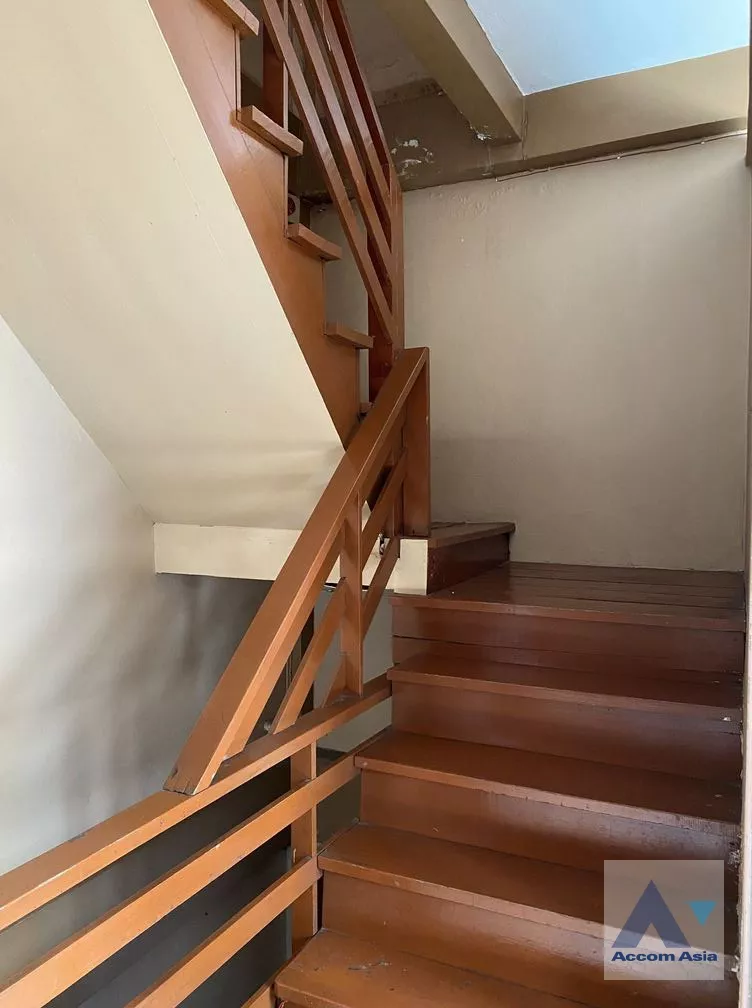 5  Building For Rent in Sathorn ,Bangkok BTS Saint Louis AA37157