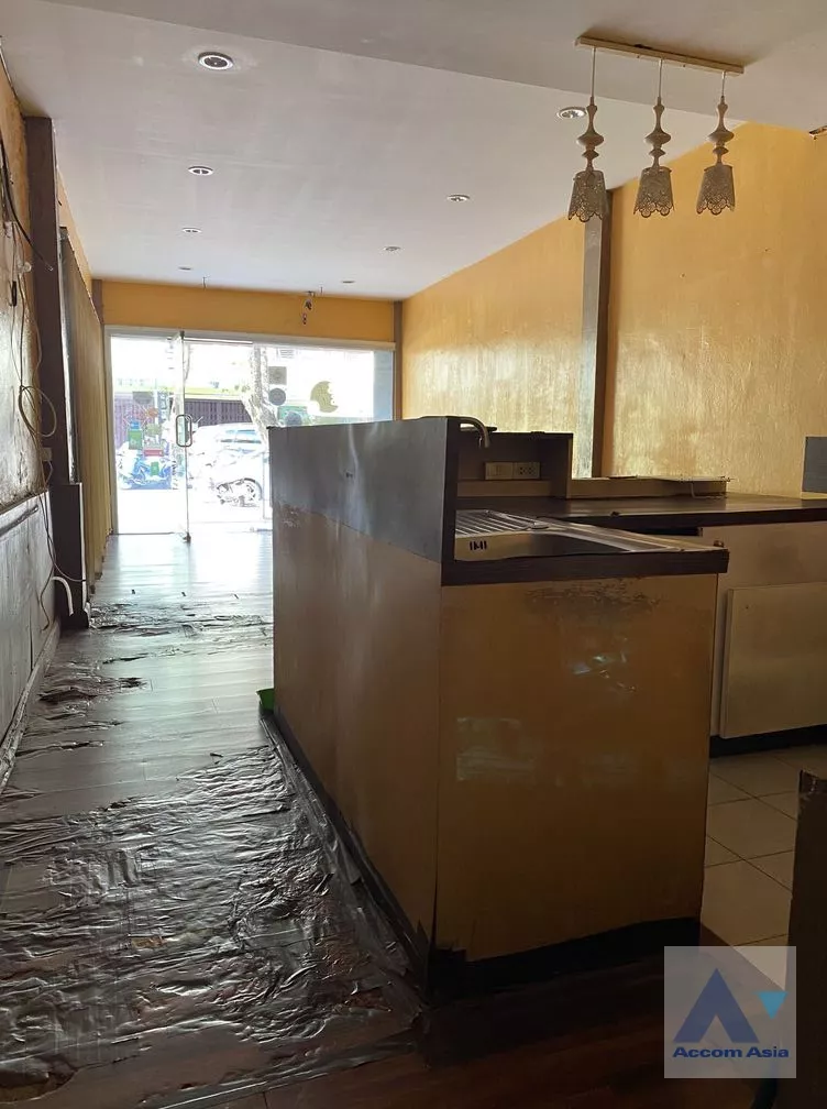 unit Building For Rent in Sathorn, Bangkok  near BTS Saint Louis (AA37157)