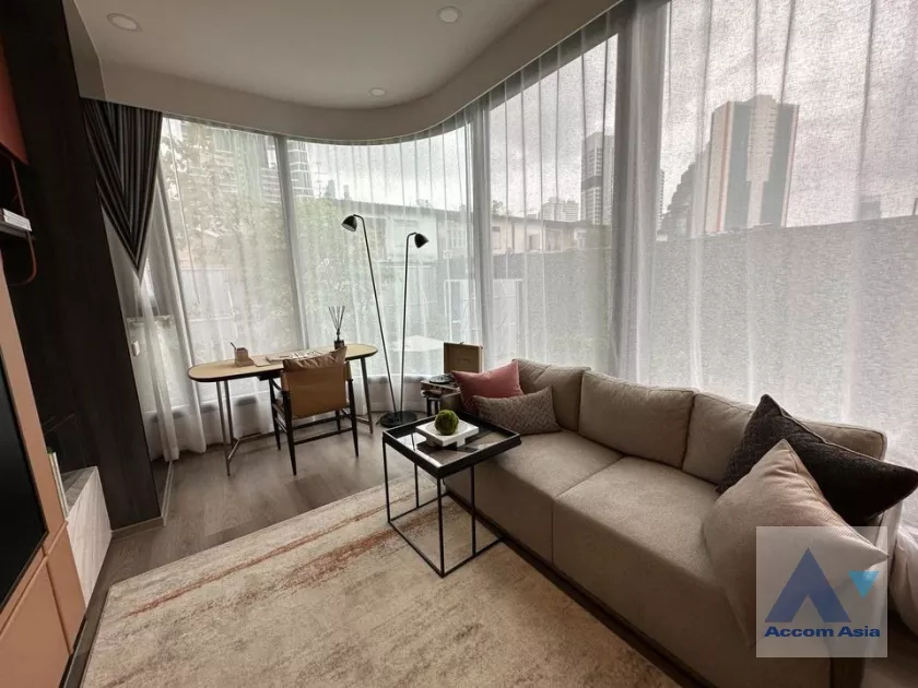 unit 2 Bedrooms  Condominium For Sale in Silom, Bangkok  near MRT Sam Yan (AA37159)