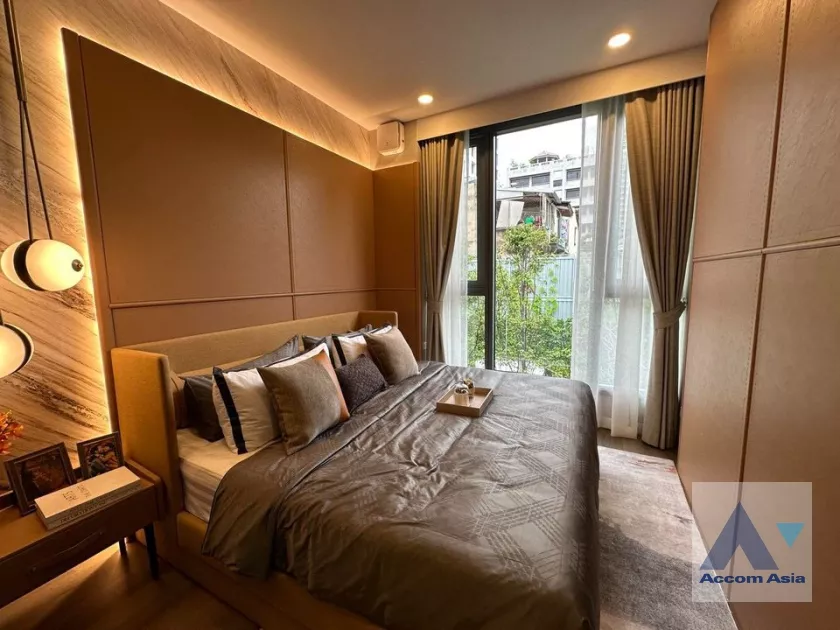 unit 2 Bedrooms  Condominium For Sale in Silom, Bangkok  near MRT Sam Yan (AA37159)