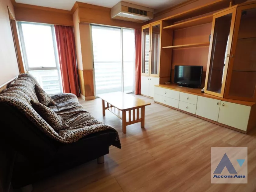  2 Bedrooms  Condominium For Sale in Silom, Bangkok  near BTS Chong Nonsi (AA37165)