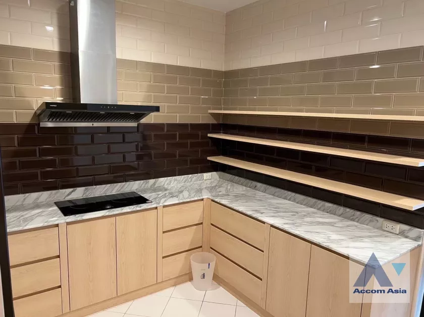 unit 3 Bedrooms  Condominium For Rent in Sukhumvit, Bangkok  near BTS Asok - MRT Sukhumvit (AA37174)