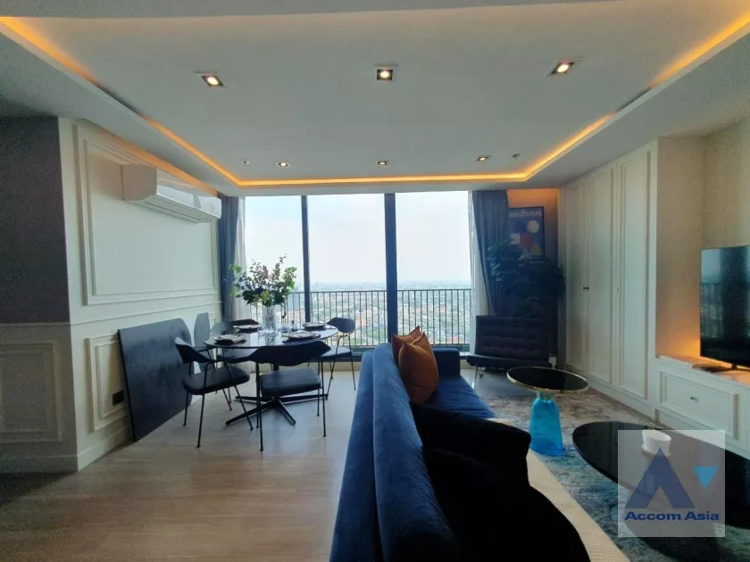 Duplex Condo |  3 Bedrooms  Condominium For Sale in Sukhumvit, Bangkok  near BTS Ekkamai (AA37179)