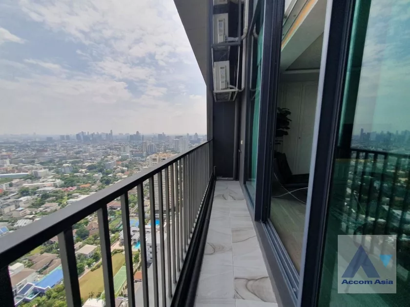 30  3 br Condominium For Sale in Sukhumvit ,Bangkok BTS Ekkamai at C Ekkamai AA37179