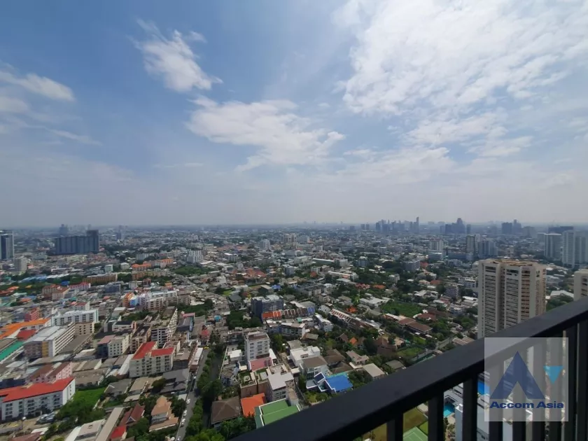 31  3 br Condominium For Sale in Sukhumvit ,Bangkok BTS Ekkamai at C Ekkamai AA37179